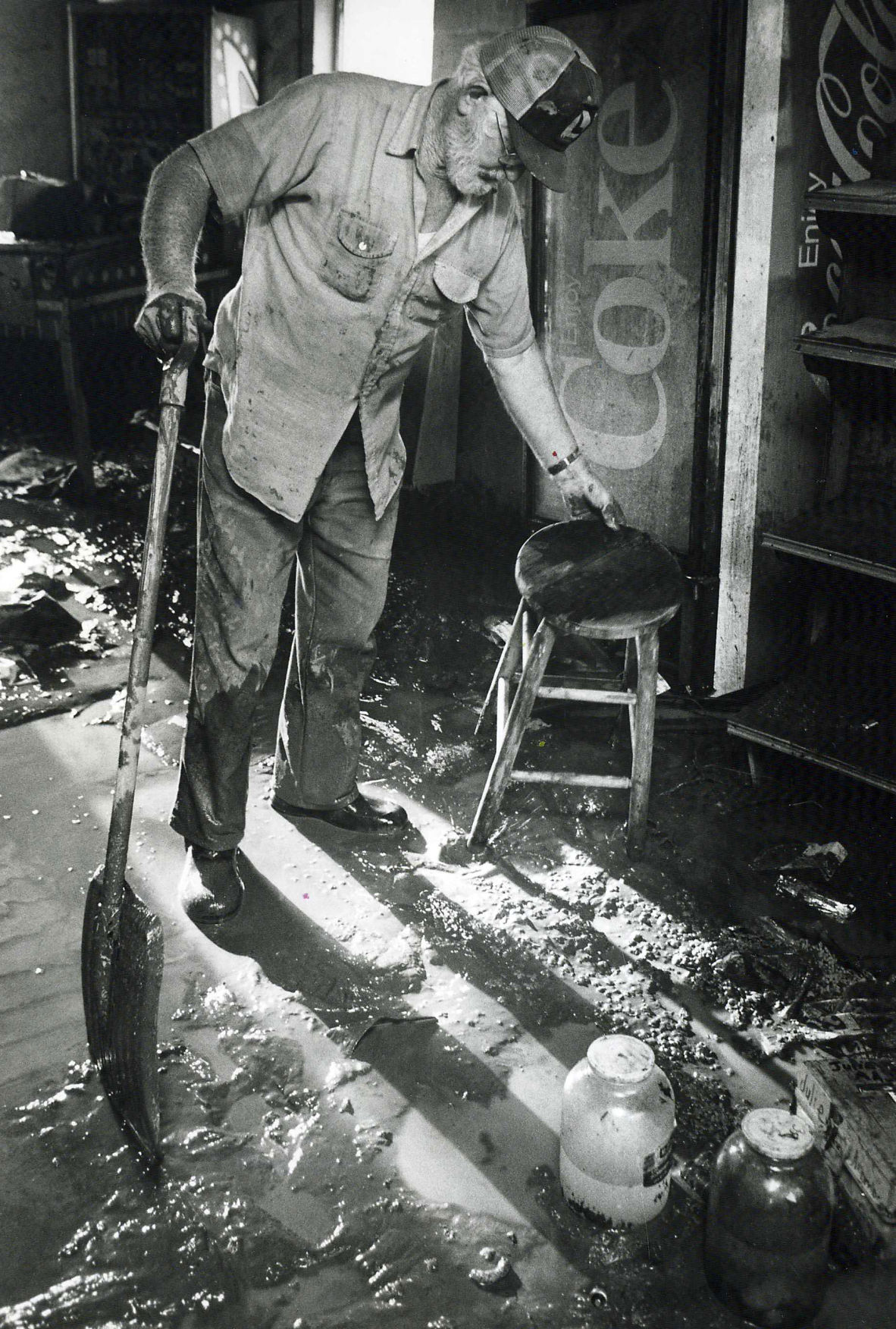 1985-11-08 Flood of 1985 - 30